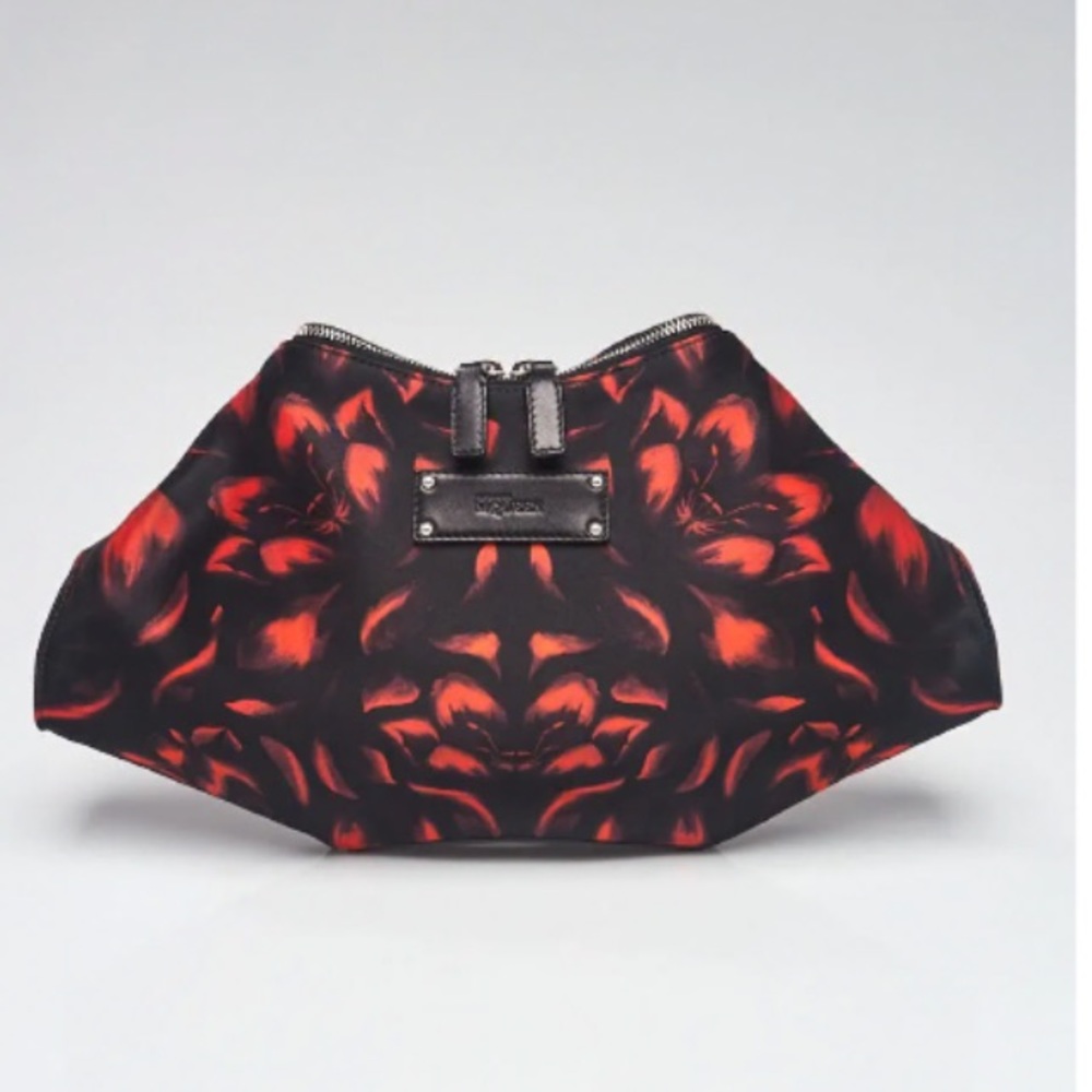 Alexander McQueen Tulip de Manta Clutch